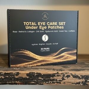 Arvesa Total Eye Care Set, 30 Pairs of Under Eye Patches - Box Set ✔️
NWT